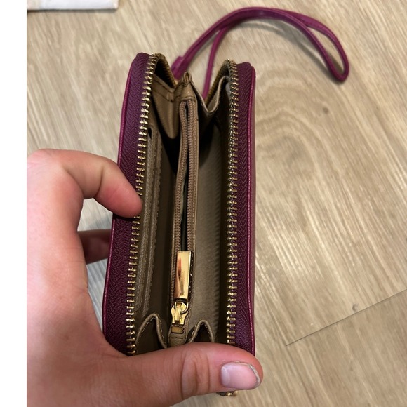 Tory Burch Robinson Zip Around Wristlet Wallet Fuchsia Purple Saffiano Leather - Picture 5 of 14